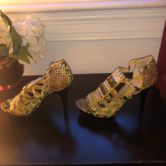 Guess Tribal beading snakeskin pattern platforms - Picture 5 of 5